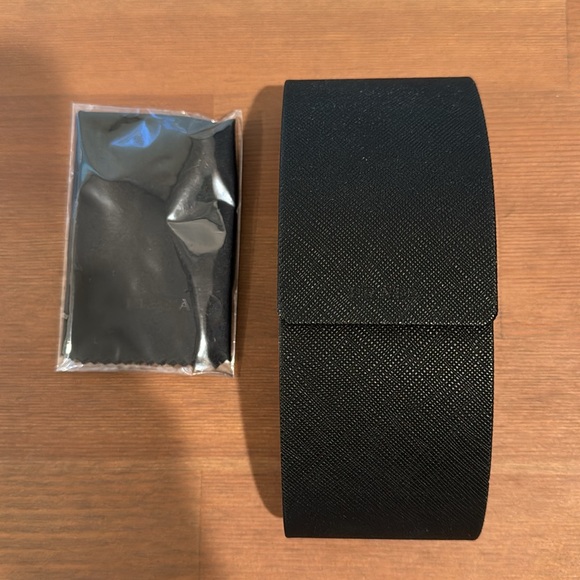 Prada sunglasses - Picture 8 of 8